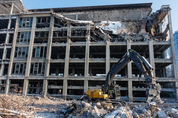 Commercial Building Demolition in Moses Lake