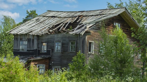 Cottage Demolition in Moses Lake