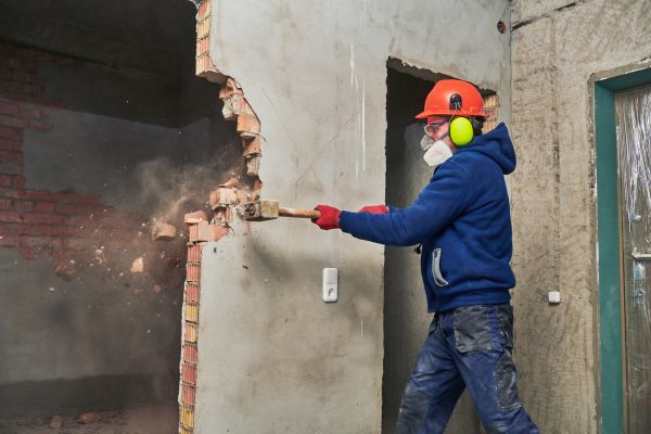 Concrete Wall Demolition in Moses Lake
