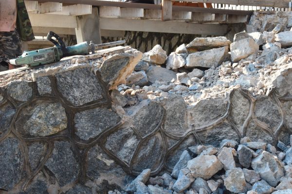 Retaining Wall Demolition in Moses Lake